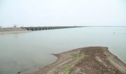 150 lake's water stock 21 per cent