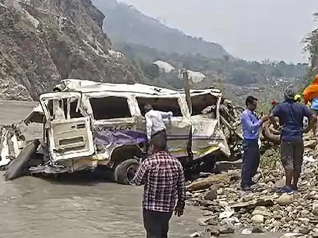 tempo travellor fall in river