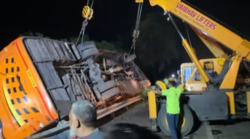 mumbai pune expressway accident