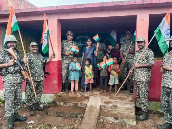 chhattisgarh 13 villages first time tiranga hoisted