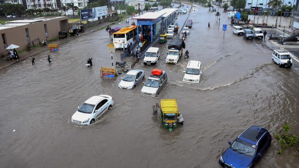 red alert in Gujarat