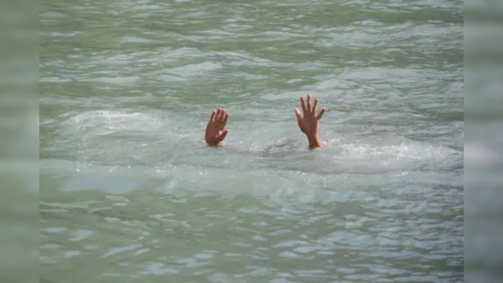 sabarmati river five drowned