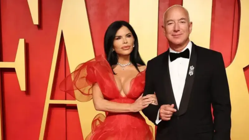 jeff bezos (image source republic world)