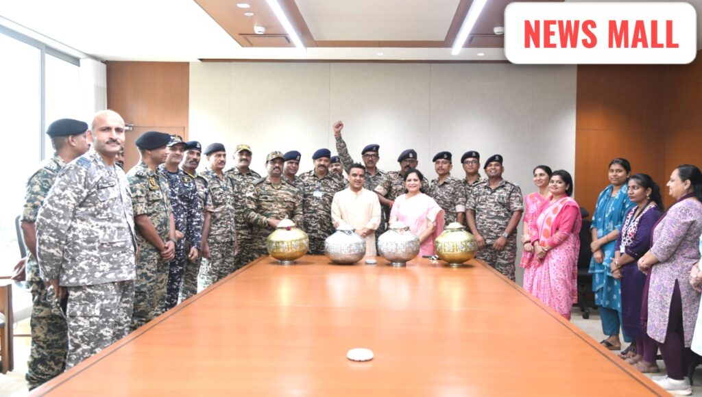 Gujarat Anganwadi sisters sending rakhis to Indian soldiers