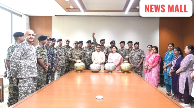 Gujarat Anganwadi sisters sending rakhis to Indian soldiers